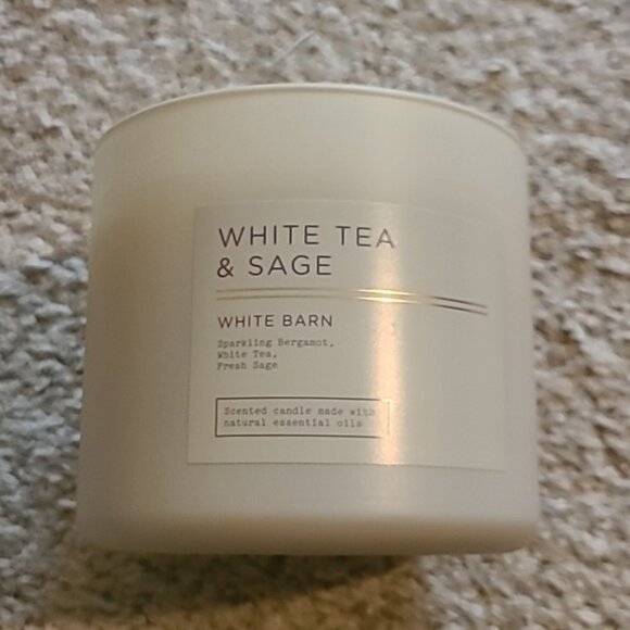 WHITE TEA & SAGE 3 Wick Candle Bath & Body Works - Picture 5 of 5